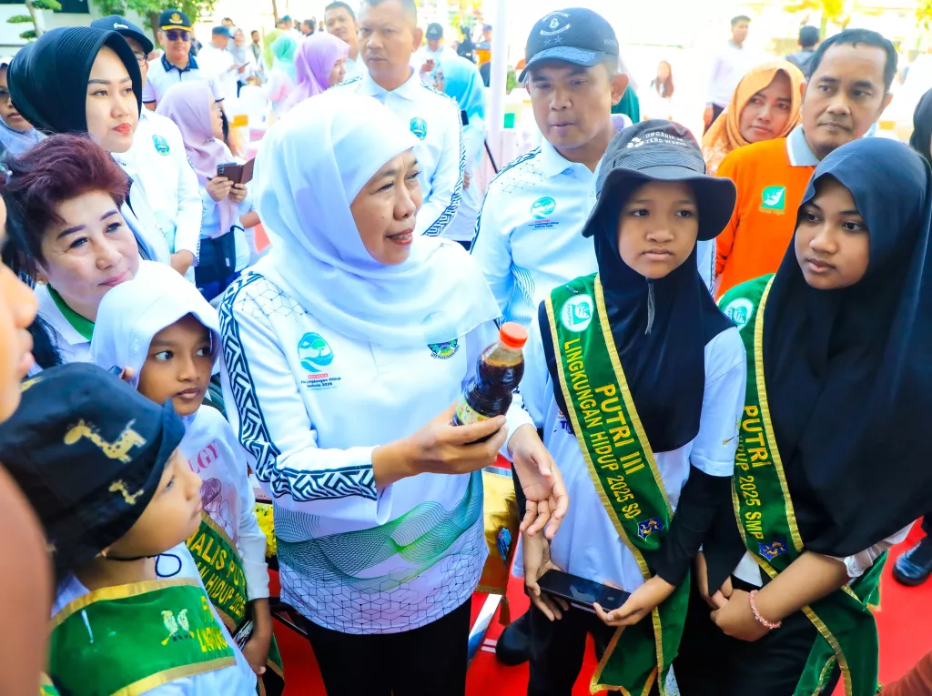 Puncak Hari Lingkungan Hidup Sedunia, Khofifah Ajak Tanam Pohon dan Kelola Sampah
