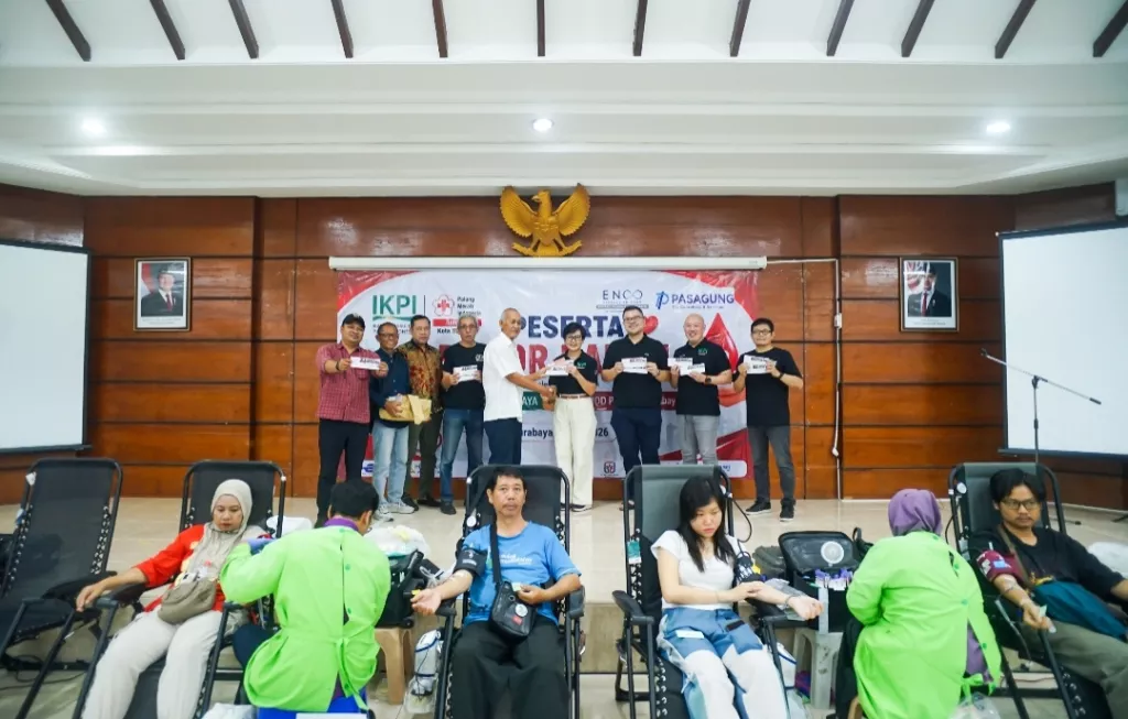 IKPI Surabaya Gelar Donor Darah, Bagikan Sembako hingga Borong Kupon Bulan Dana PMI