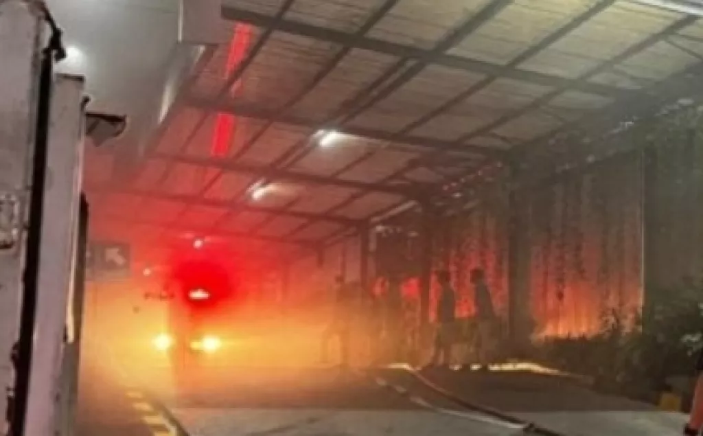 Polisi Sebut Mobil yang Terbakar di Apartemen Trillium Surabaya Jenis Hybrid