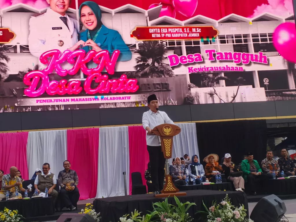 Bupati Fawait Minta Ribuan Mahasiswa KKN Fokus Dukung Desa dan Validasi Data Kemiskinan