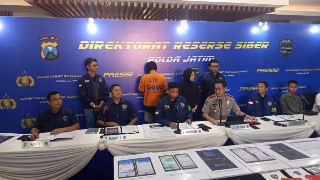 Polda Jatim Bekuk Peretas Ratusan Situs Pendidikan dan Instansi Pemerintah untuk Promo Judol