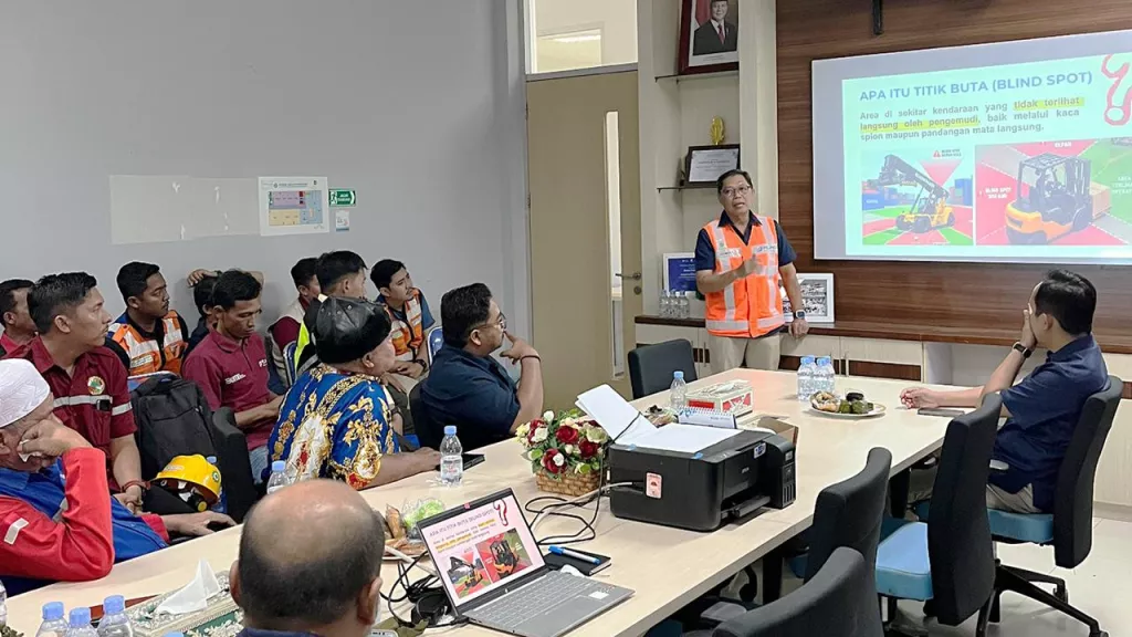 Perkuat Budaya K3, Pelindo Terminal Petikemas Gelar Ngobras  