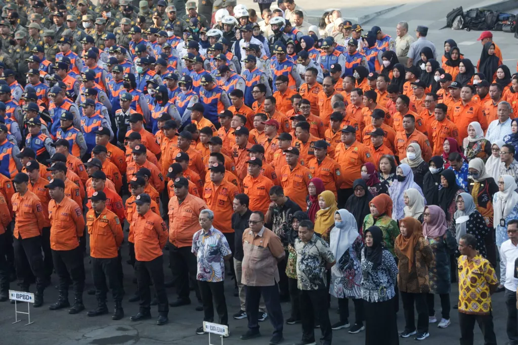 Wali Kota Eri Ultimatum ASN Surabaya, Aduan Warga Wajib Tuntas 1x24 Jam