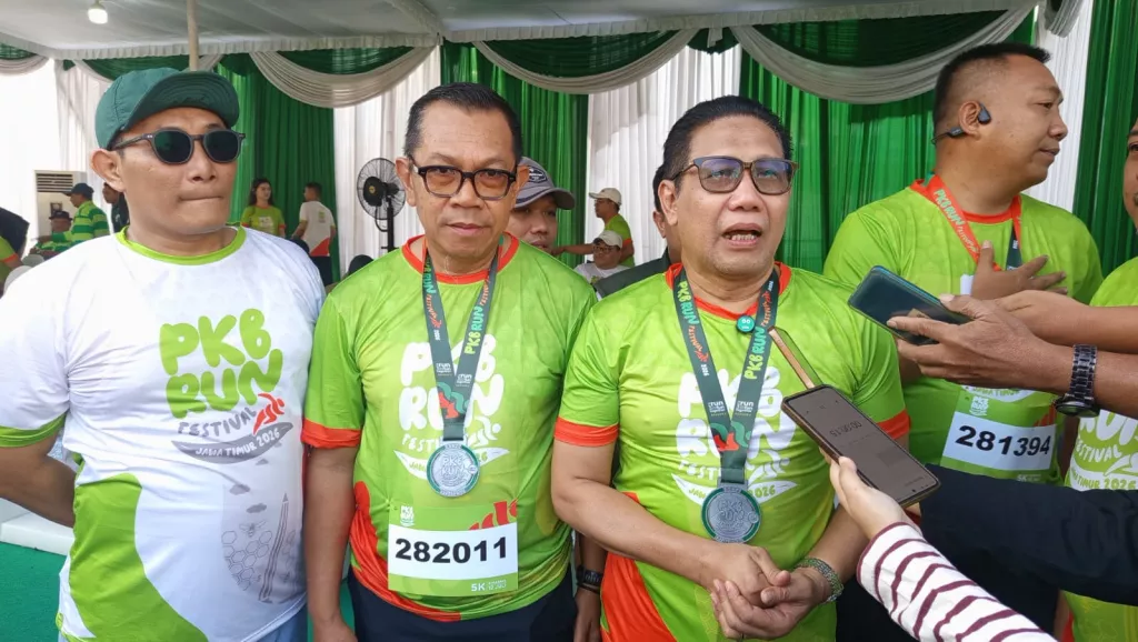Ketua DPW PKB Jawa Timur, Abdul Halim Iskandar saat konferensi pers bersama awak media. (Foto: Dony/selalu.id).