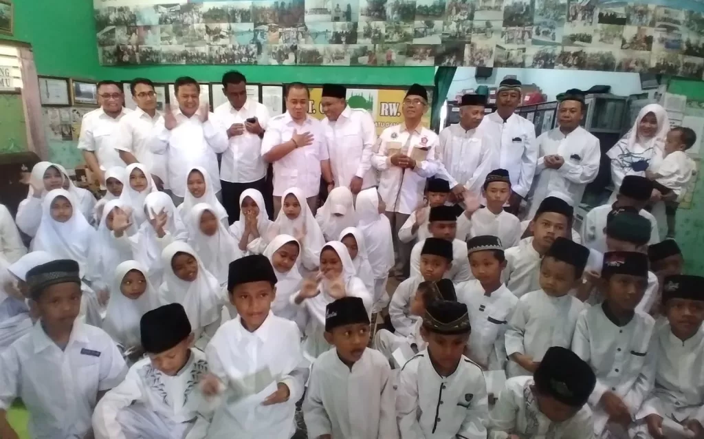 Aksi Sosial Gerindra Sidoarjo di HUT ke-81 RI, Beri Santunan Anak Yatim hingga Revolusi Putih