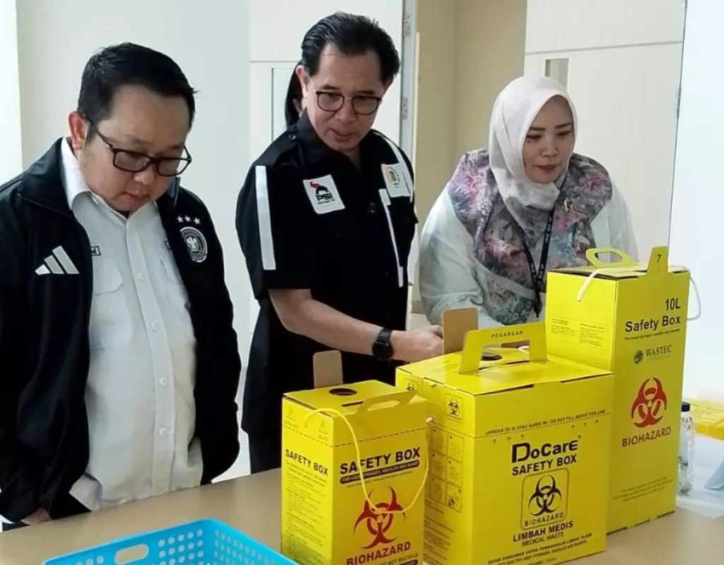 DPRD Surabaya Minta Polisi Usut Pembuang Limbah Medis di Exit Tol Tambaksumur Sidoarjo