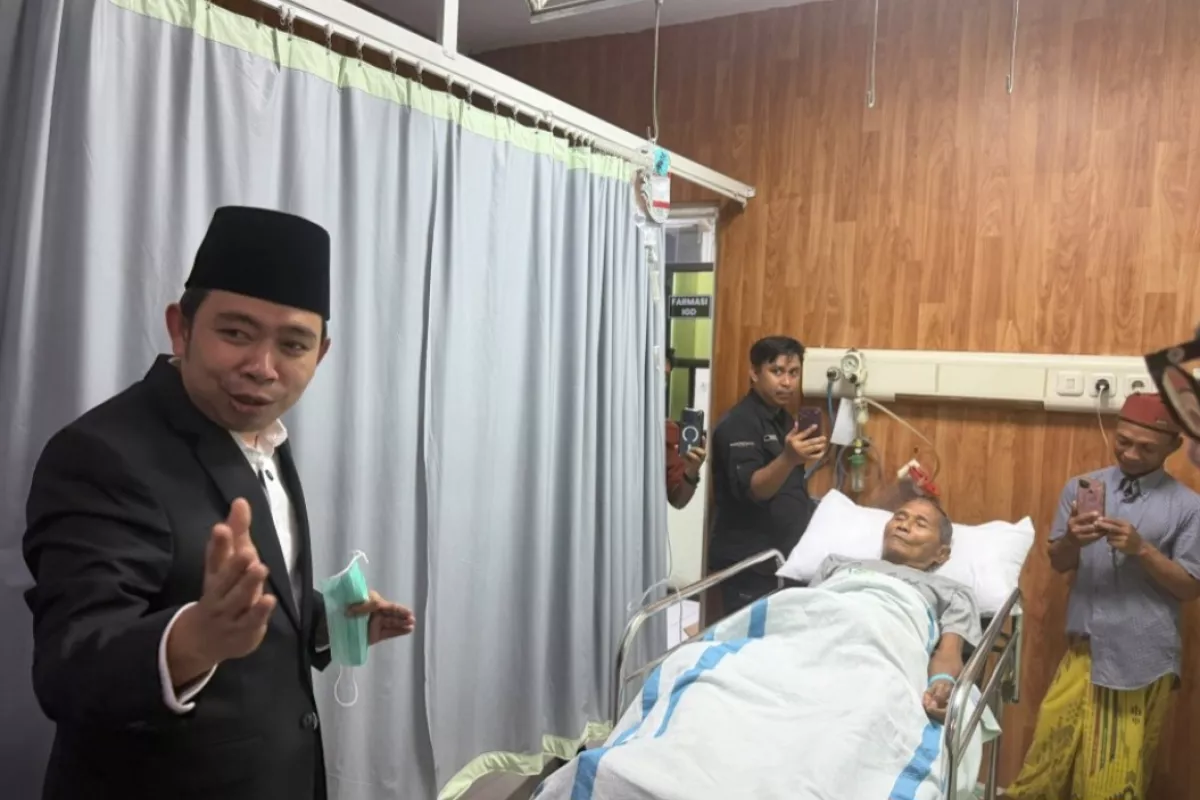 Momen Bupati Jember Fawait Turun Langsung Tangani Warganya yang Sakit Kronis