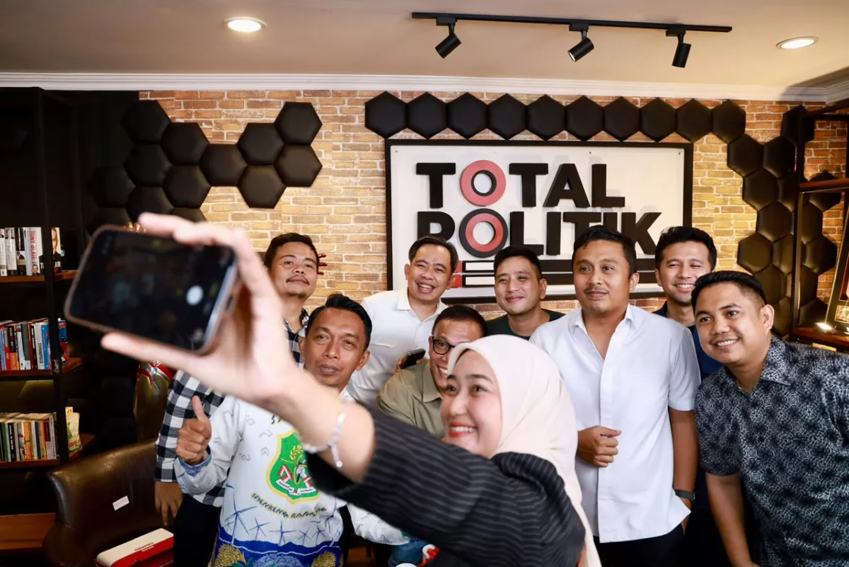Gus Fawait Kenalkan Cerutu Jember Tembus Pasar Internasional di Podcast Total Politik