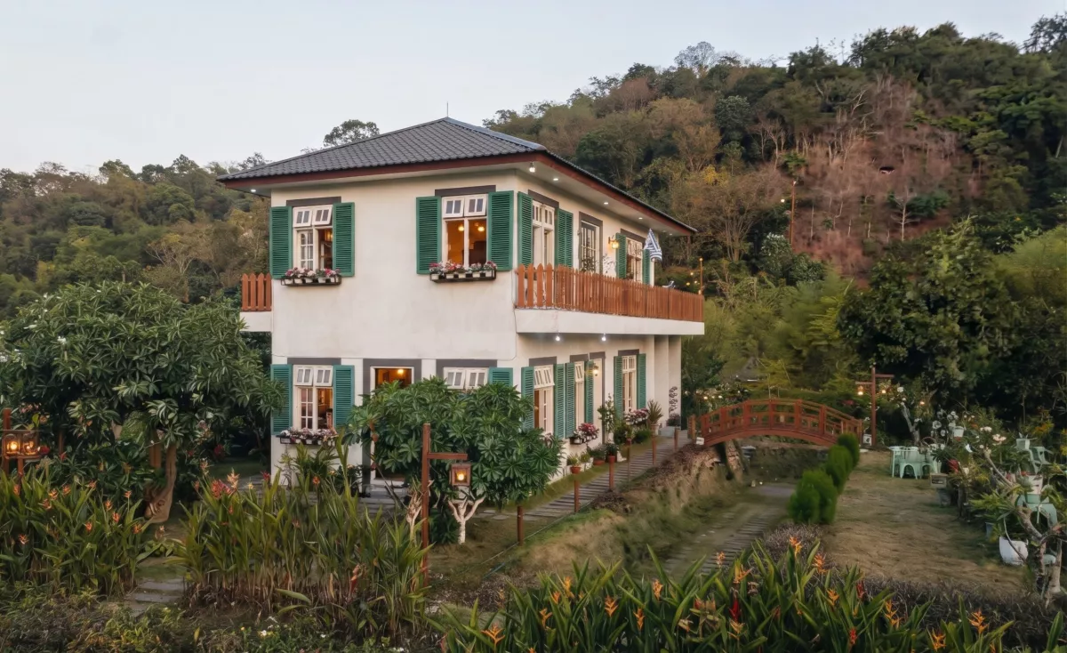 Kalenan Cafe & Resto Nganjuk. (Foto: Yohanes/selalu.id).