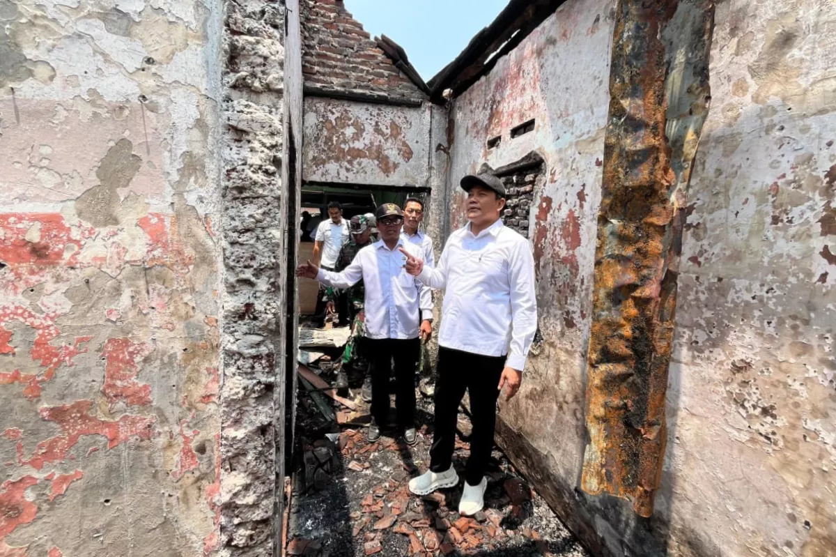 Kebakaran Hanguskan Dua Rumah di Sukodono, Pemkab Sidoarjo Langsung Perbaiki