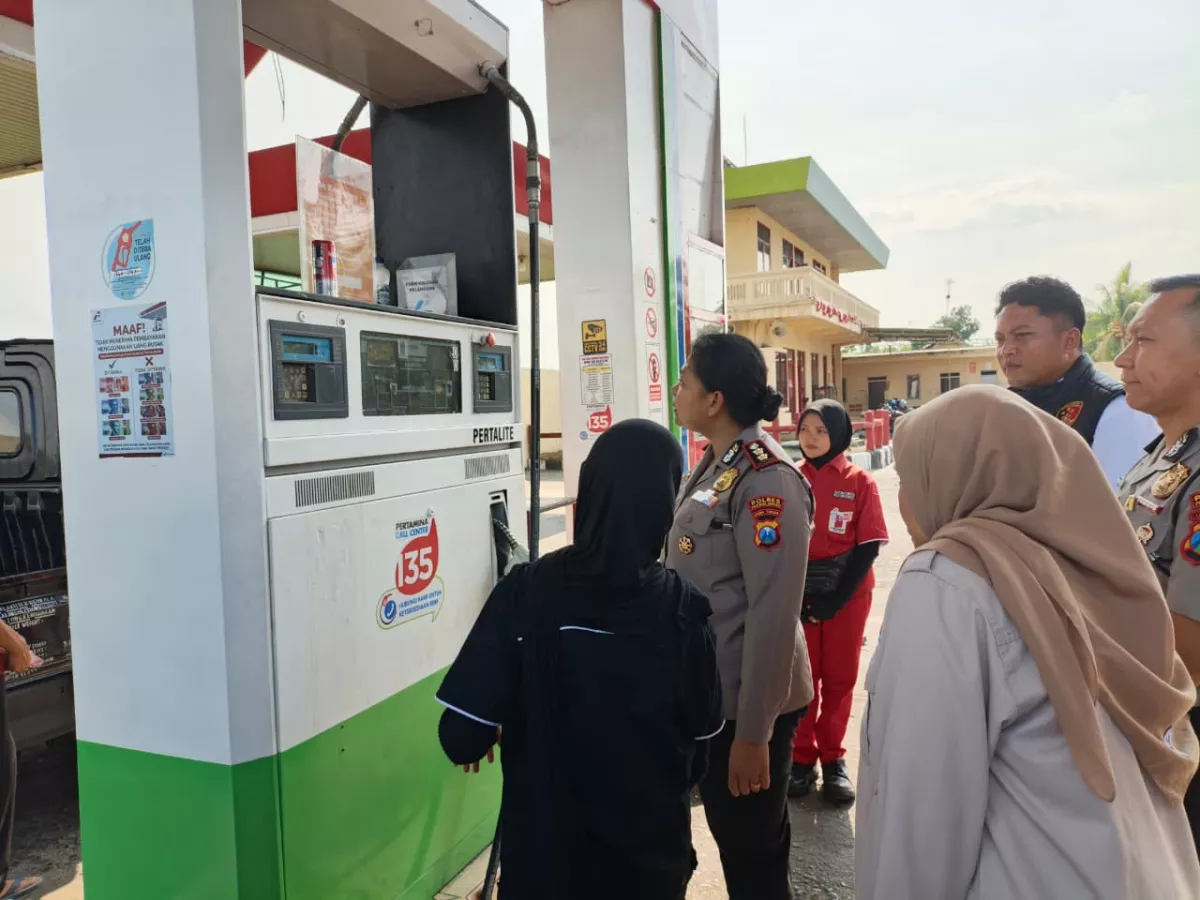 Sidak SPBU, Polres Probolinggo Tegaskan Stok BBM Aman dan Bantah Isu Panic Buying