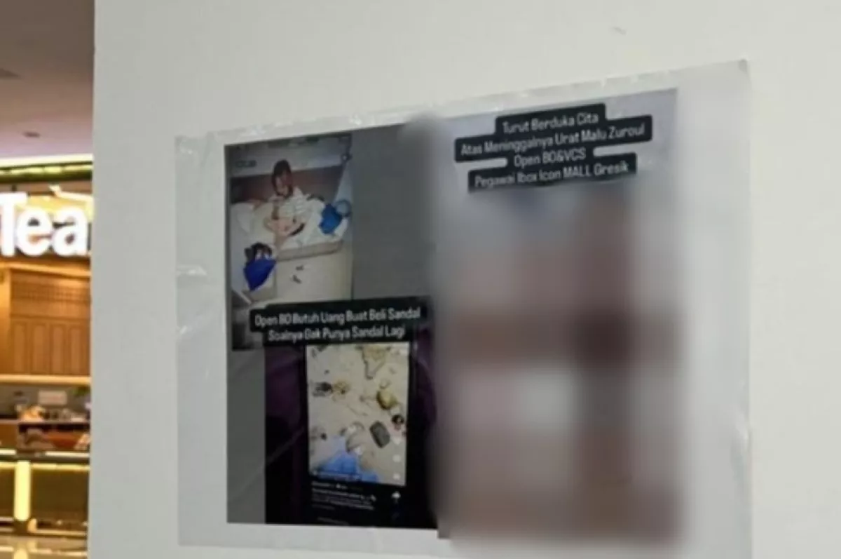 Viral Poster Wanita Tanpa Busana Lagi Open BO-VCS di Mal Gresik