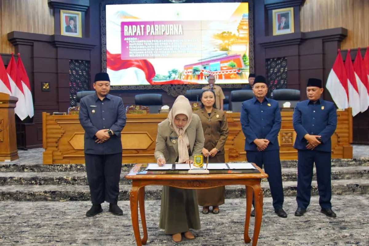 Pemkot dan DPRD Mojokerto Setujui 13 Raperda, Fokus APBD 2027 di Pendidikan dan Stunting