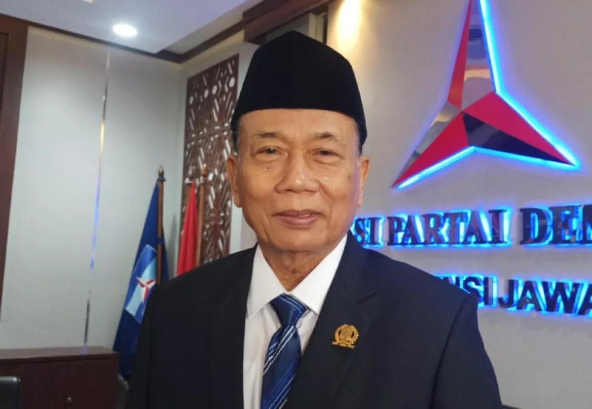 DPRD dan Pemprov Jatim Ancam Sanksi Sekolah Penahan Ijazah: Jangan Hambat Masa Depan Siswa!