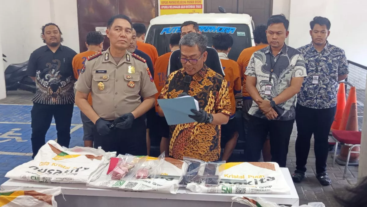 Polda Jatim Bongkar Sindikat Penggelapan Gula 3 Miliar