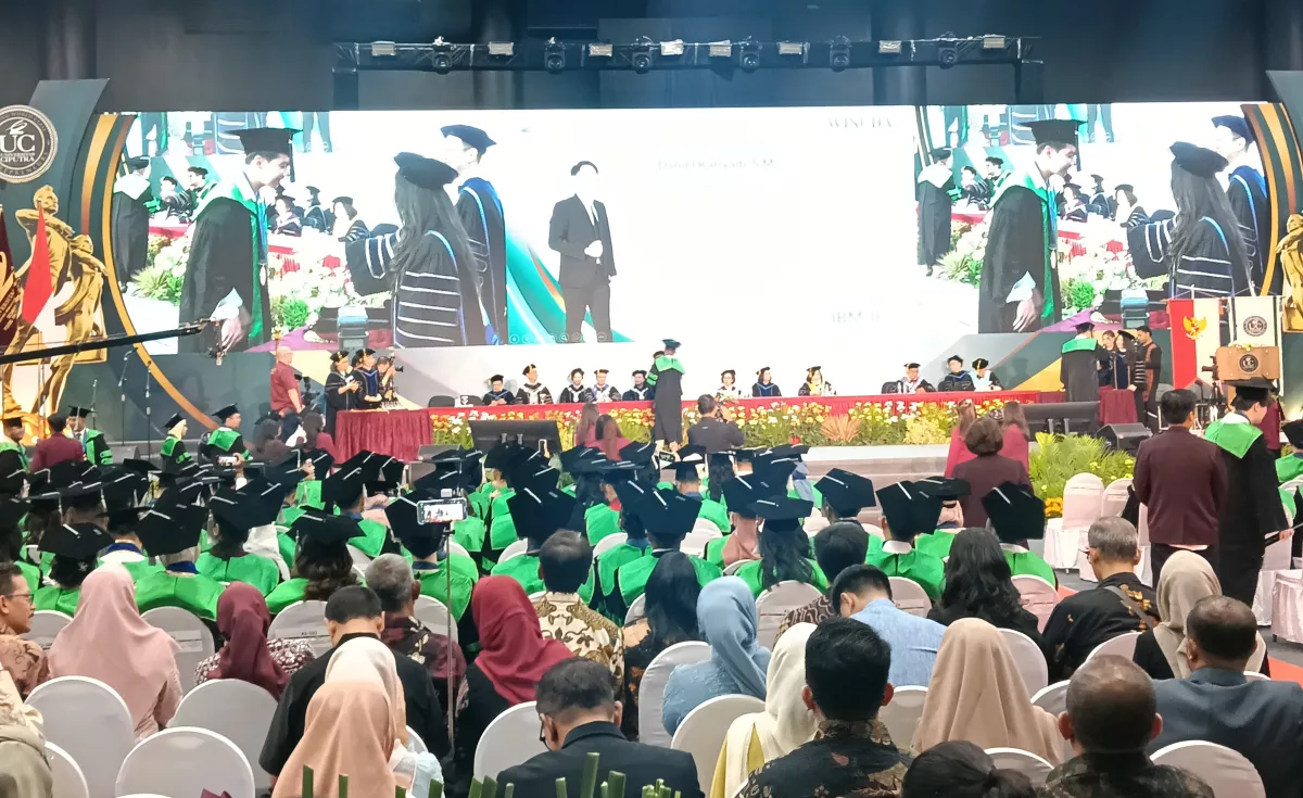 Wisuda Universitas Ciputra Surabaya. (Foto: Zain/selalu.id).