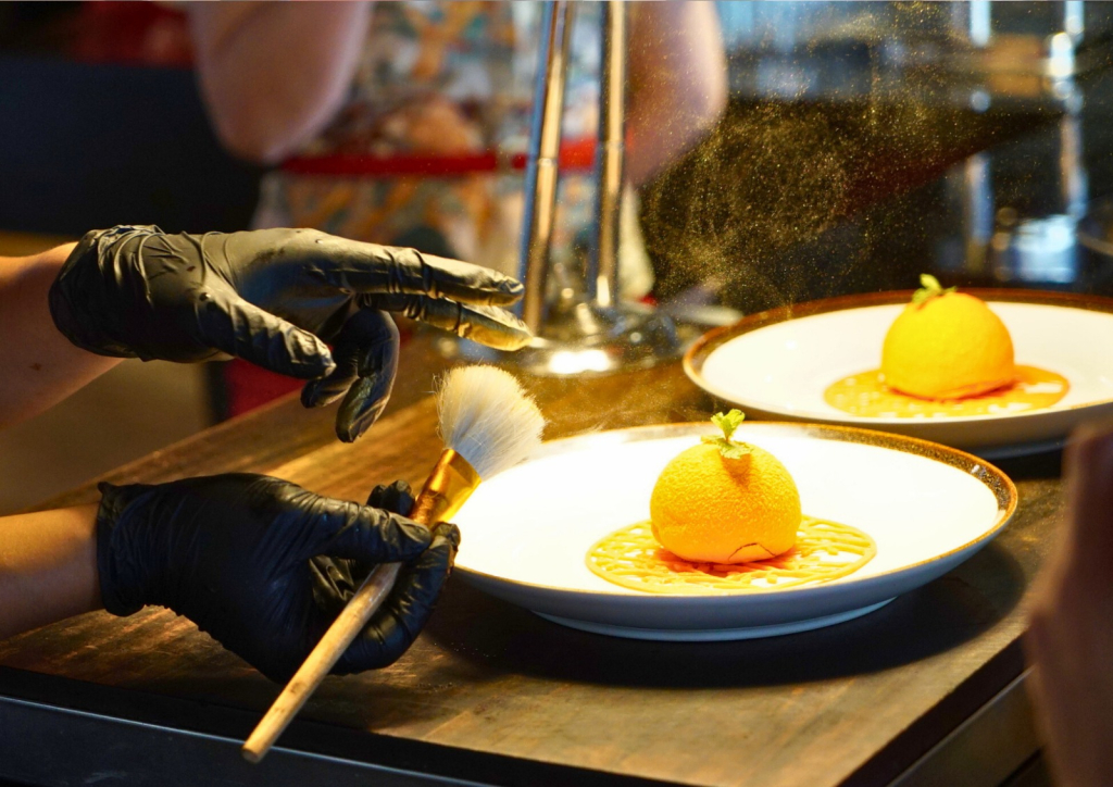 Grand Swiss-Belhotel Darmo Surabaya menghadirkan pengalaman kuliner spesial lewat acara Lunar New Year Live Cooking bersama Chef Hadi Purwanto. (Dok. Grand Swiss-Belhotel Surabaya).