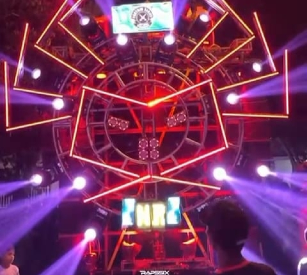 Pentas sound horeg yang digelar di Mojokerto hingga subuh. (Dok. Tangkapan layar).