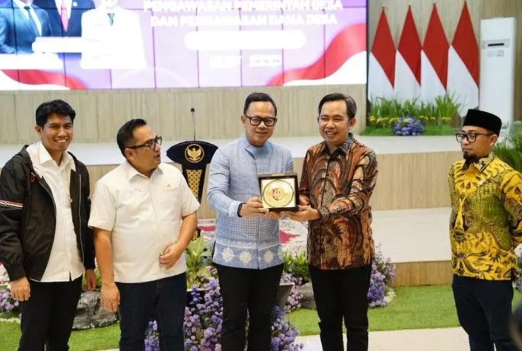 Wamendagri Bima Arya Sugiantoro saat melakukan kunjungan kerja (Kunker) ke Kabupaten Jember. (Dok. Diskominfo Jember).