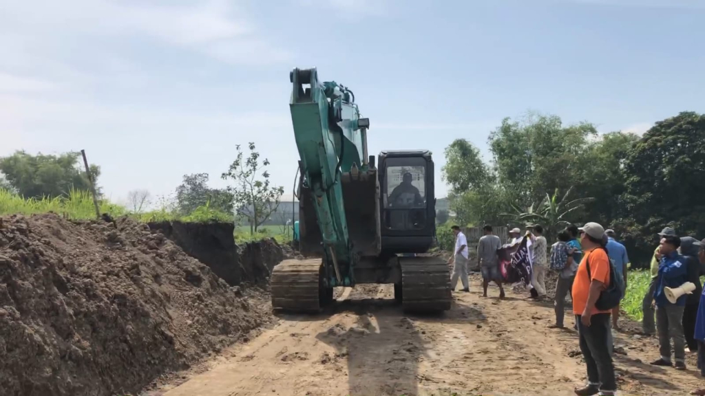 Demo Galian C di Mojokerto. (Foto: Supri/selalu.id).