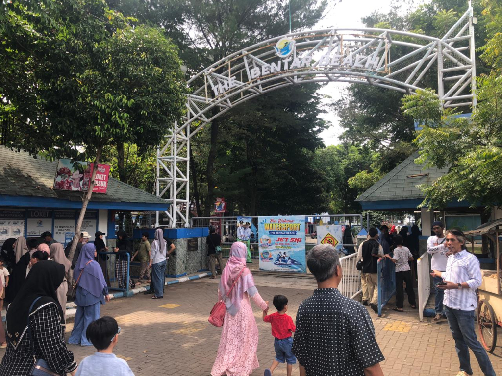 Pantai Bentar Probolinggo. (Foto: Inung/selalu.id).