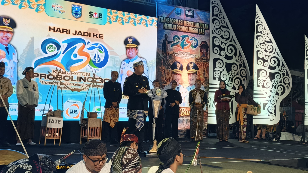 Bupati Probolinggo Haris saat sambutan di Harjakabpro ke-280. (Foto: Inung/selalu.id).