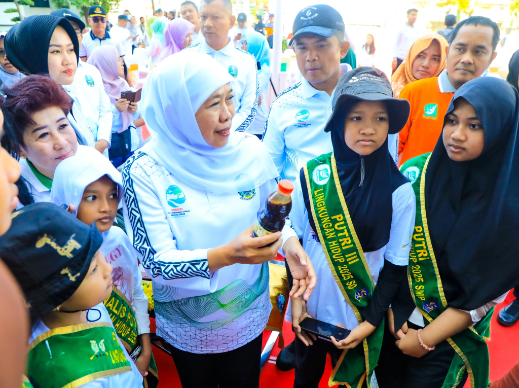 Puncak Hari Lingkungan Hidup Sedunia, Khofifah Ajak Tanam Pohon dan Kelola Sampah