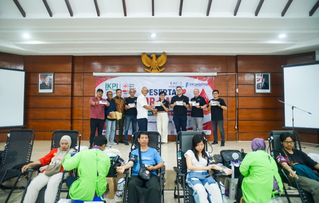 IKPI Surabaya Gelar Donor Darah, Bagikan Sembako hingga Borong Kupon Bulan Dana PMI
