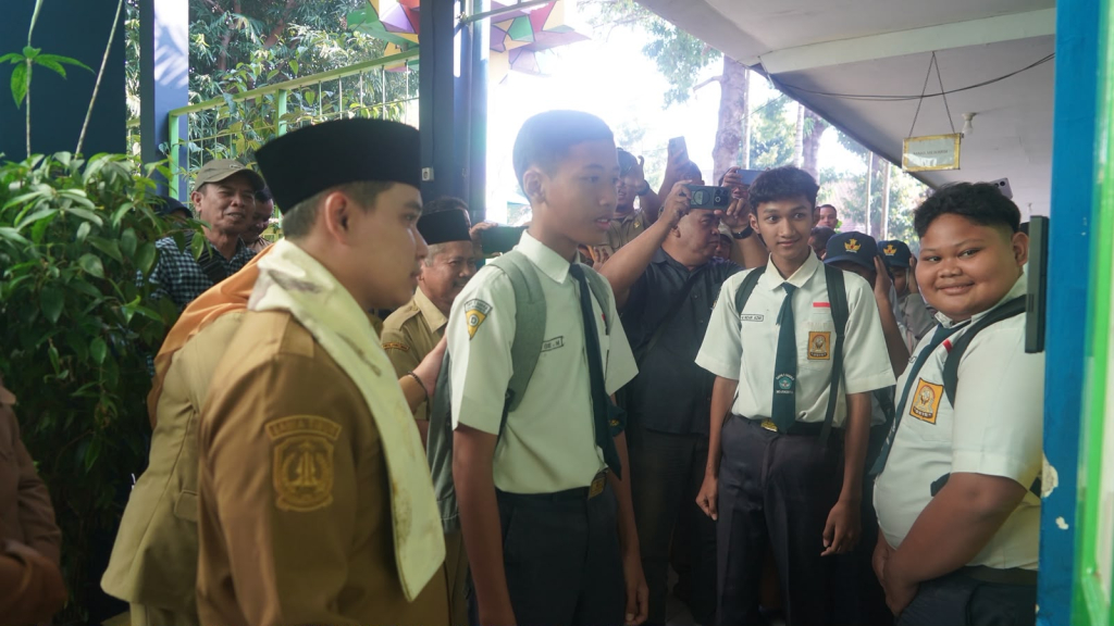 Antisipasi Siswa Bolos, Sekolah di Mojokerto Resmikan Absensi Digital di MPLS