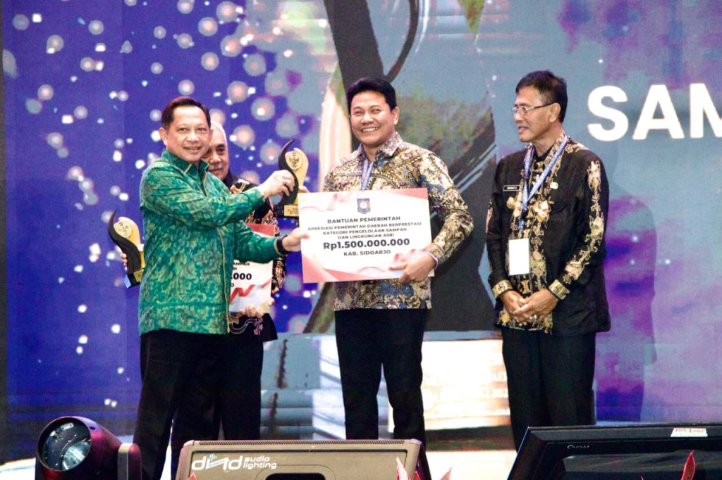 Sidoarjo Raih Penghargaan Nasional Pengelolaan Sampah dan Kabupaten Asri