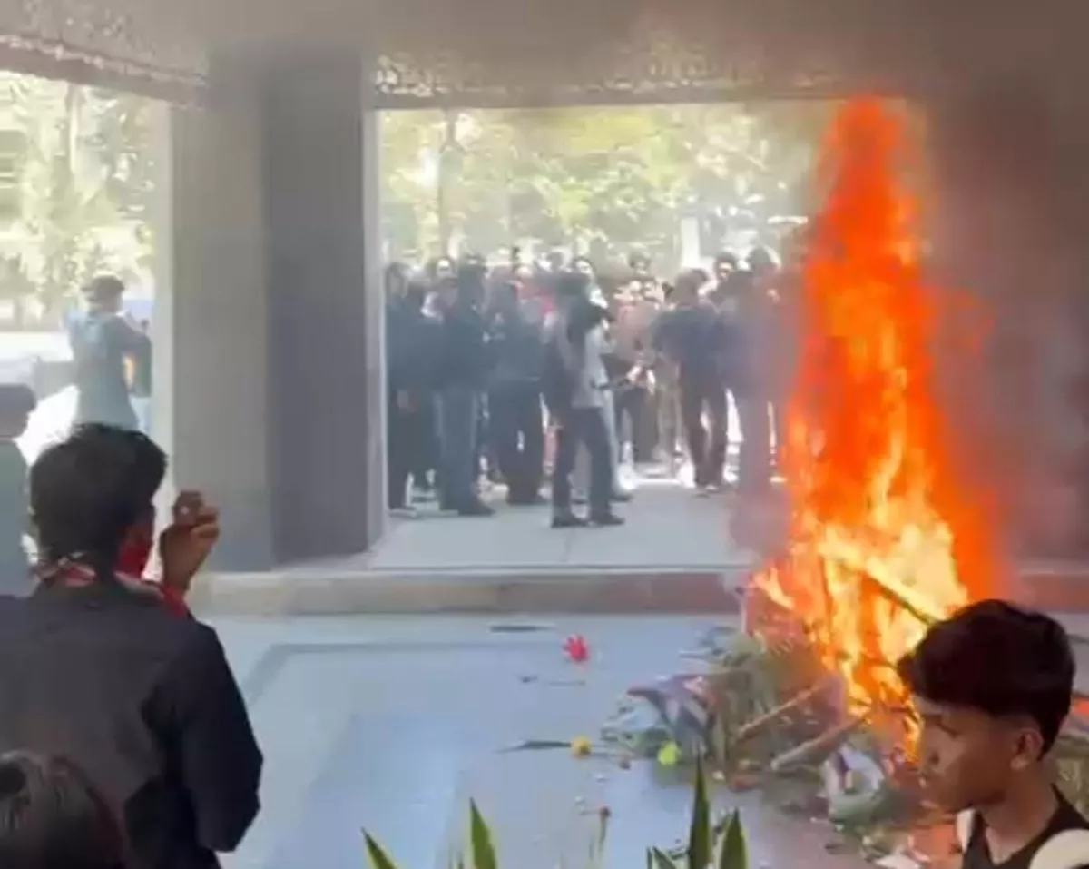 Mahasiswa UINSA Demo Tolak Muzakki Kembali Pimpin Kampus, Angkat Persoalan Dana Hingga UKT