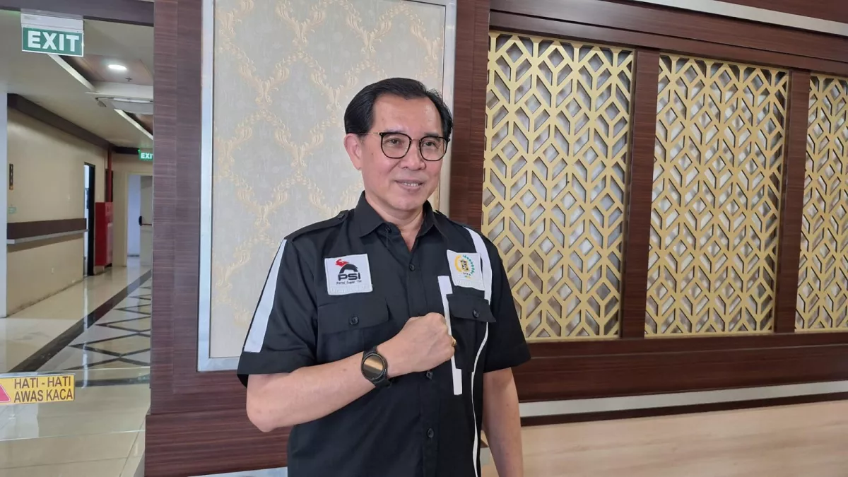  Anggota Komisi D DPRD Surabaya, dr. Michael Leksodimulyo. (Foto: Ade/selalu.id).
