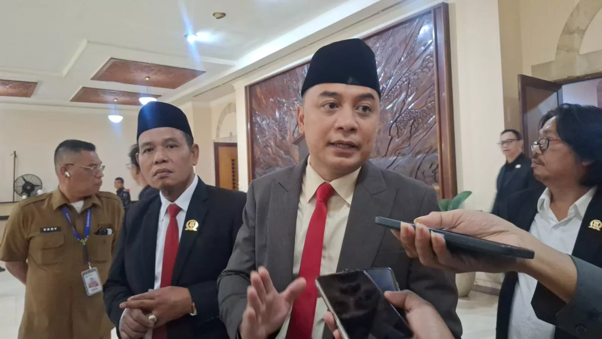 Cegah Pungli, Pemkot Surabaya Buka Skema Bantuan Seragam Lewat BOPDA