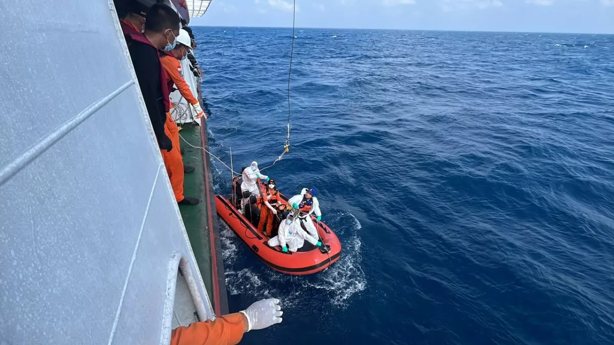 Tim Penyelam Kembali Temukan Dua Korban KM Virgo Transport 8 di Bangkai Kapal