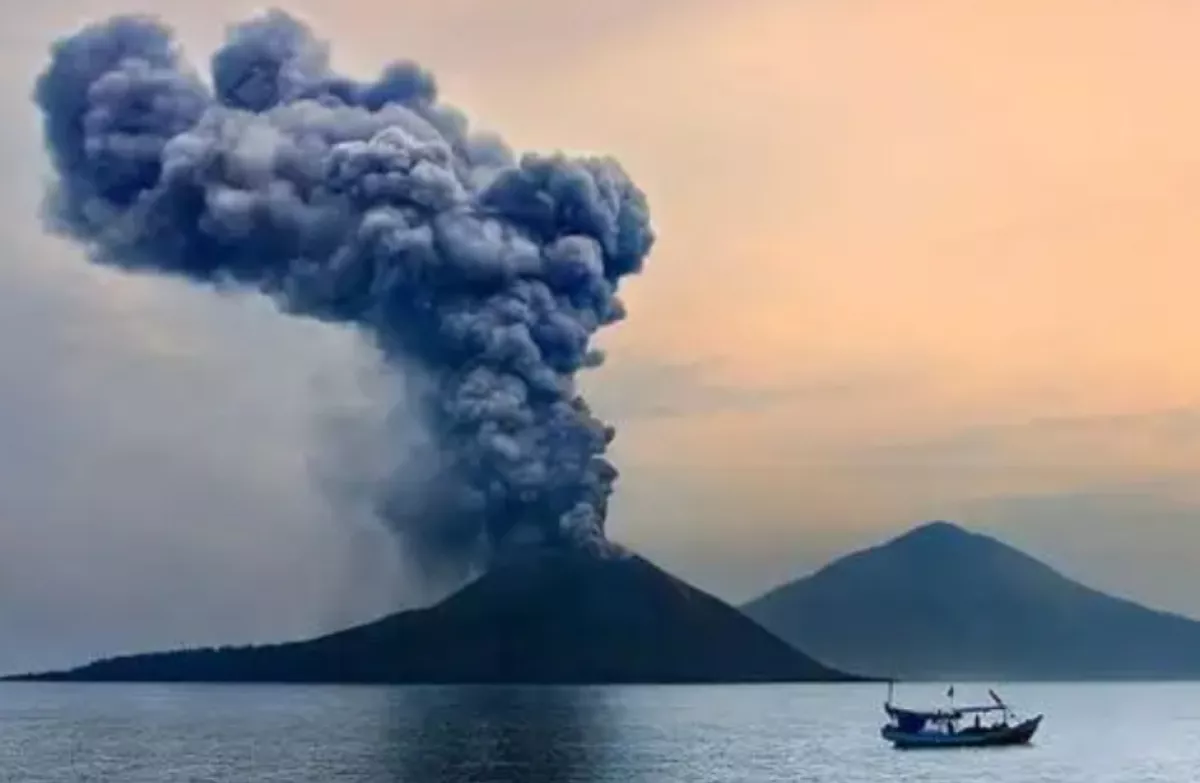 Fenomena Gunung di Indonesia Erupsi Bersamaan, Mbah Rono Bilang Begini