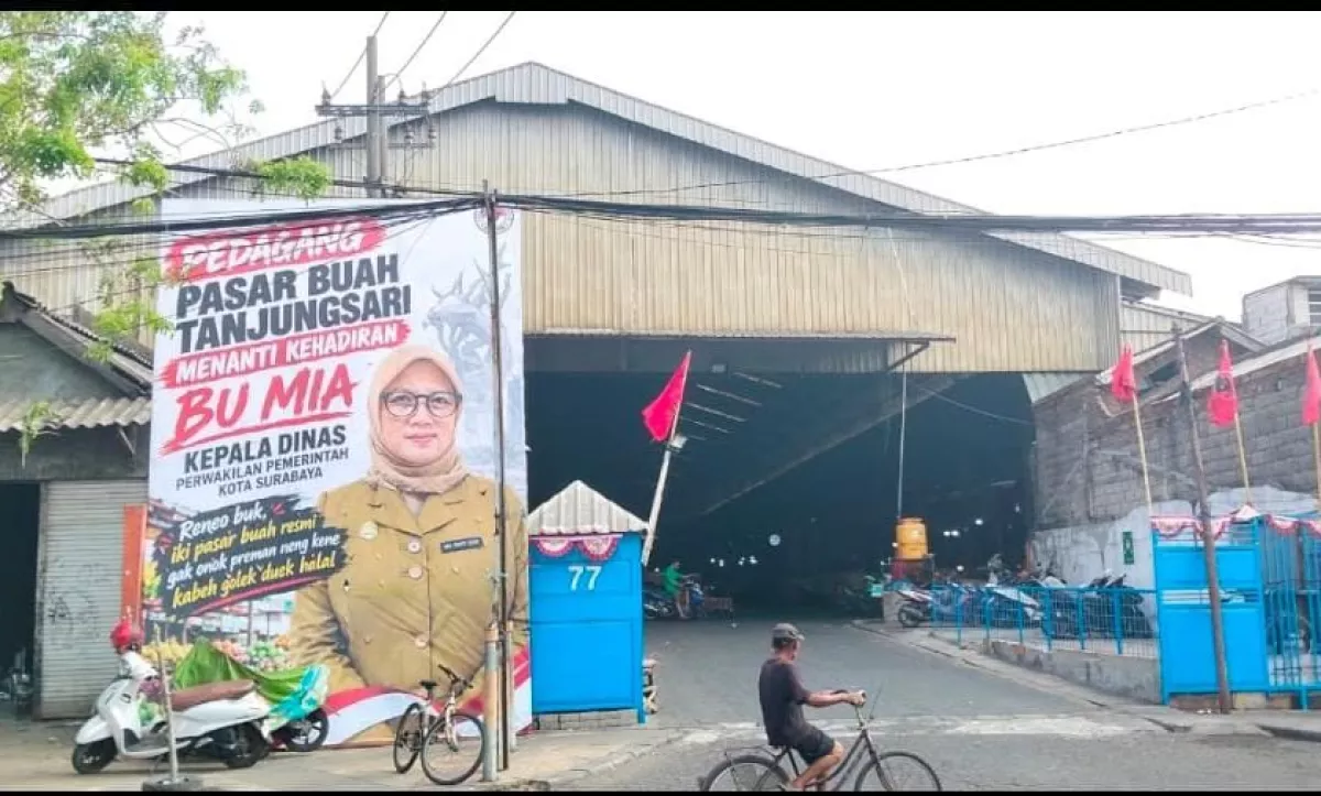 Surat Tak Digubris, Pedagang Pasar Buah Tanjungsari 77 Sindir Pemkot Surabaya Lewat Baliho