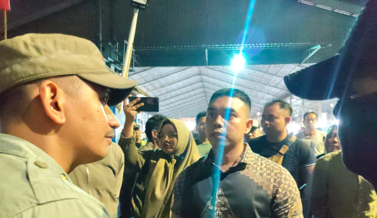 Pedagang Tanjung Sari Cemas dan Pertanyakan Jam Operasional Tak Merata ke Satpol PP Surabaya
