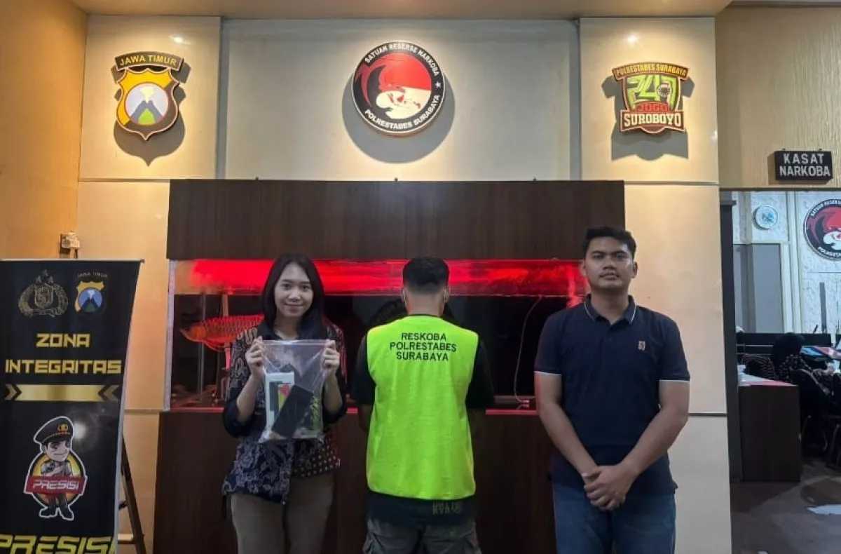 MR, pengedar sabu jaringan Bangkalan yang diamankan Tim Satresnarkoba Polrestabes Surabaya. (Dok. Satresnarkoba Polrestabes Surabaya).
