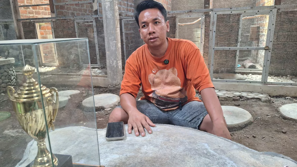 Peternak murai batu, David. (Supri/selalu.id)