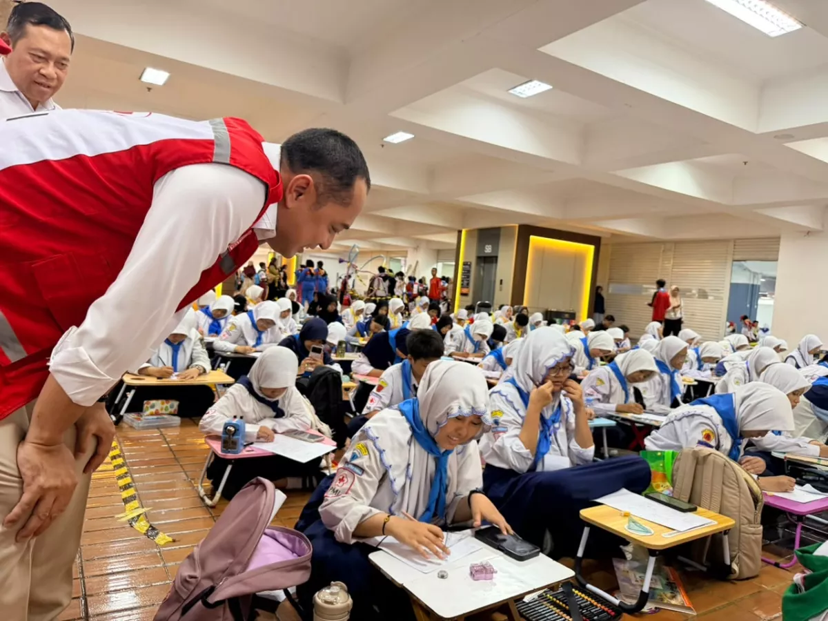 Wali Kota Surabaya Eri Cahyadi saat menghadiri Festival PMR Kota Surabaya 2026. (Foto: selalu.id).