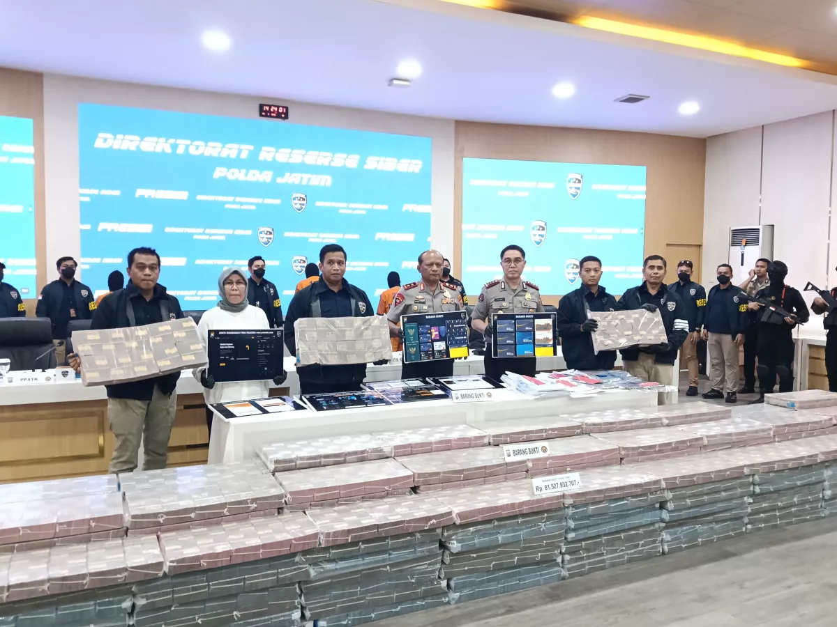 Polda Jatim Bongkar Penipuan Kripto dan Saham Bodong Jaringan Internasional, Sita Uang Rp81,5 Miliar