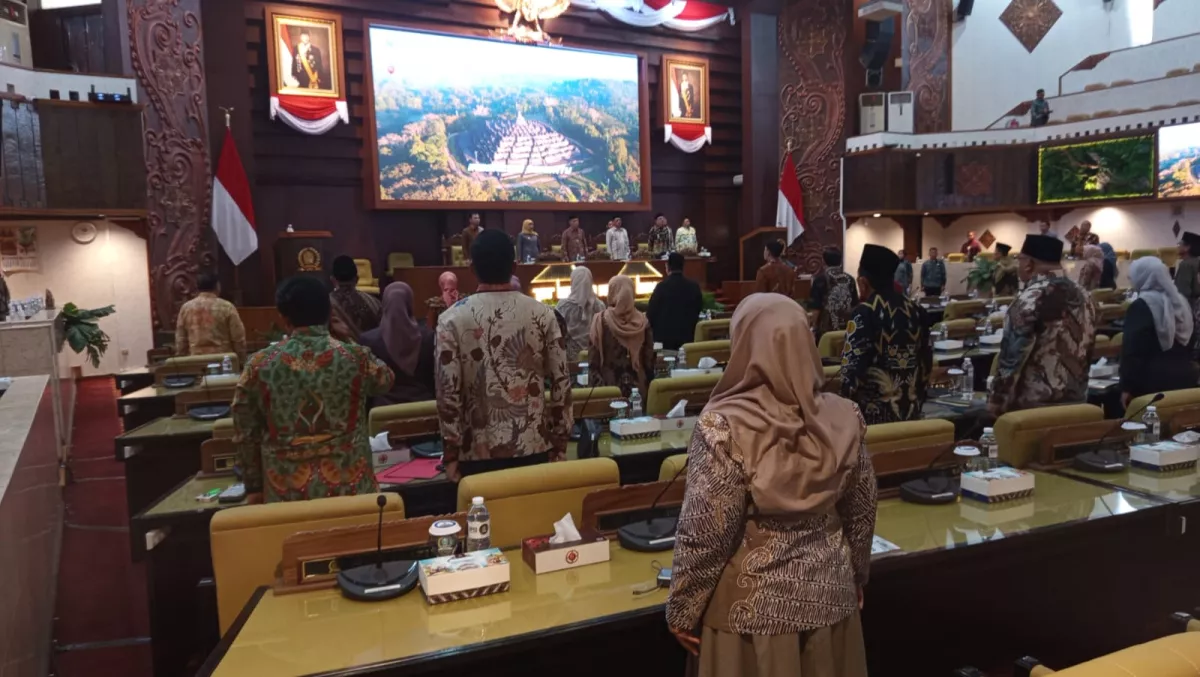 Rapat Paripurna DPRD Jatim. (Foto: Dony/selalu id).