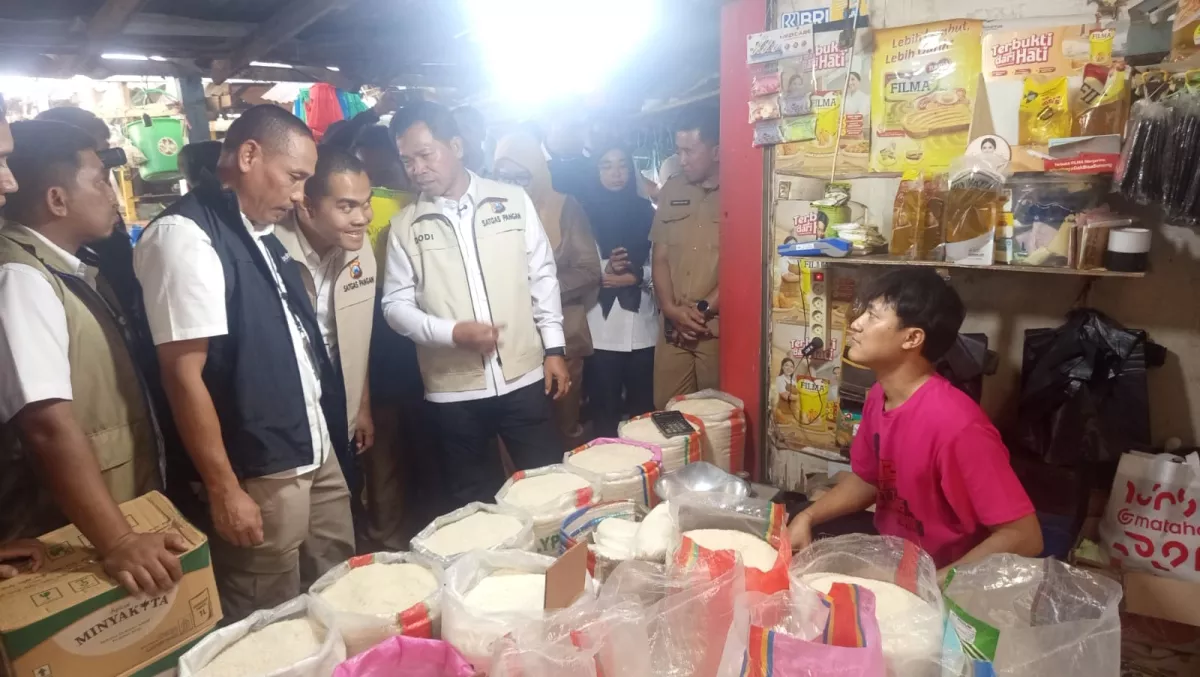 Sidak Pasar Surabaya, Satgas Pangan Polda Jatim Temukan Komoditas Dijual di Atas HET