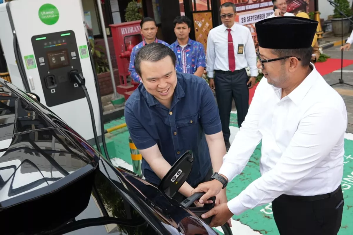 SPKLU di DPRD Jatim Diresmikan, Ali Kuncoro: Terbuka untuk Masyarakat Umum