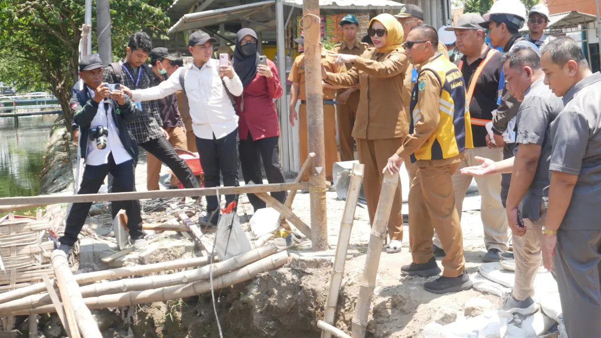 Proyek Jembatan Candinegoro, Wabup Mimik Temukan Keterlambatan dan Spesifikasi Teknis